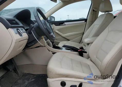 2013 Volkswagen Passat Se z USA, uszkodzony, nr VIN 1VWBP7A35DC091306